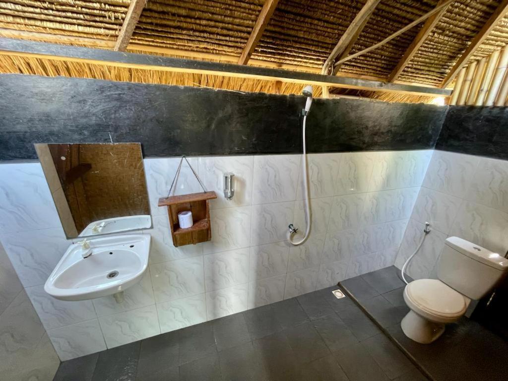The Golden Ave Bungalow Gili Trawangan Rum bild